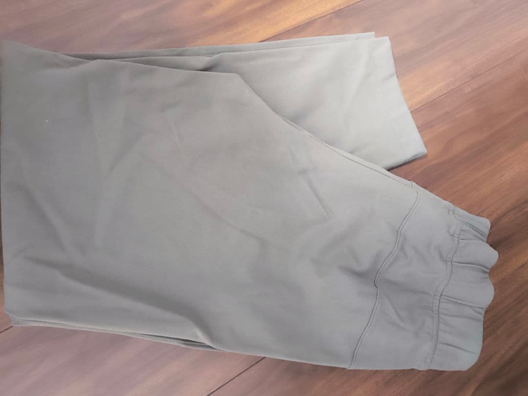 Lululemon Luxtreme スリムフィットパンツ ベージュ