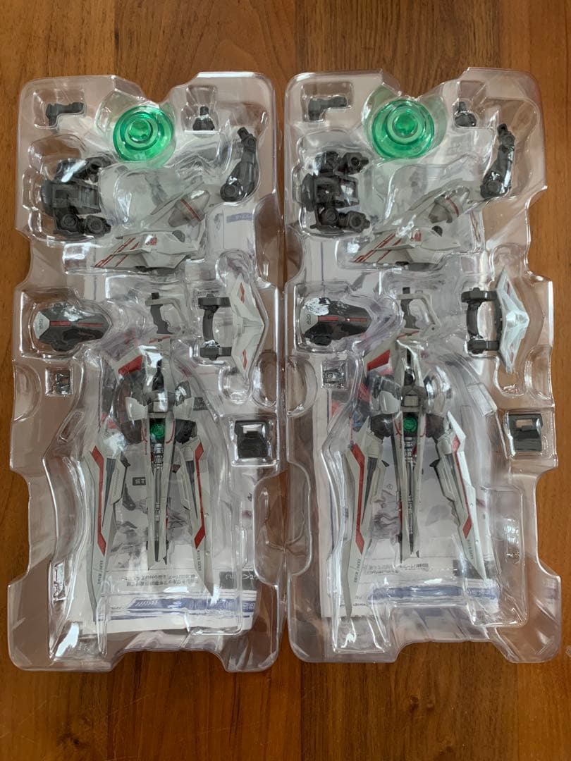 メタルビルドガンダムアストレイレッドドラゴニクス＆カレトヴルッフ×2個