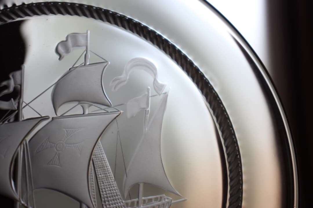 未使用　ラリック　帆船図　彫刻ガラスプレート　絵皿