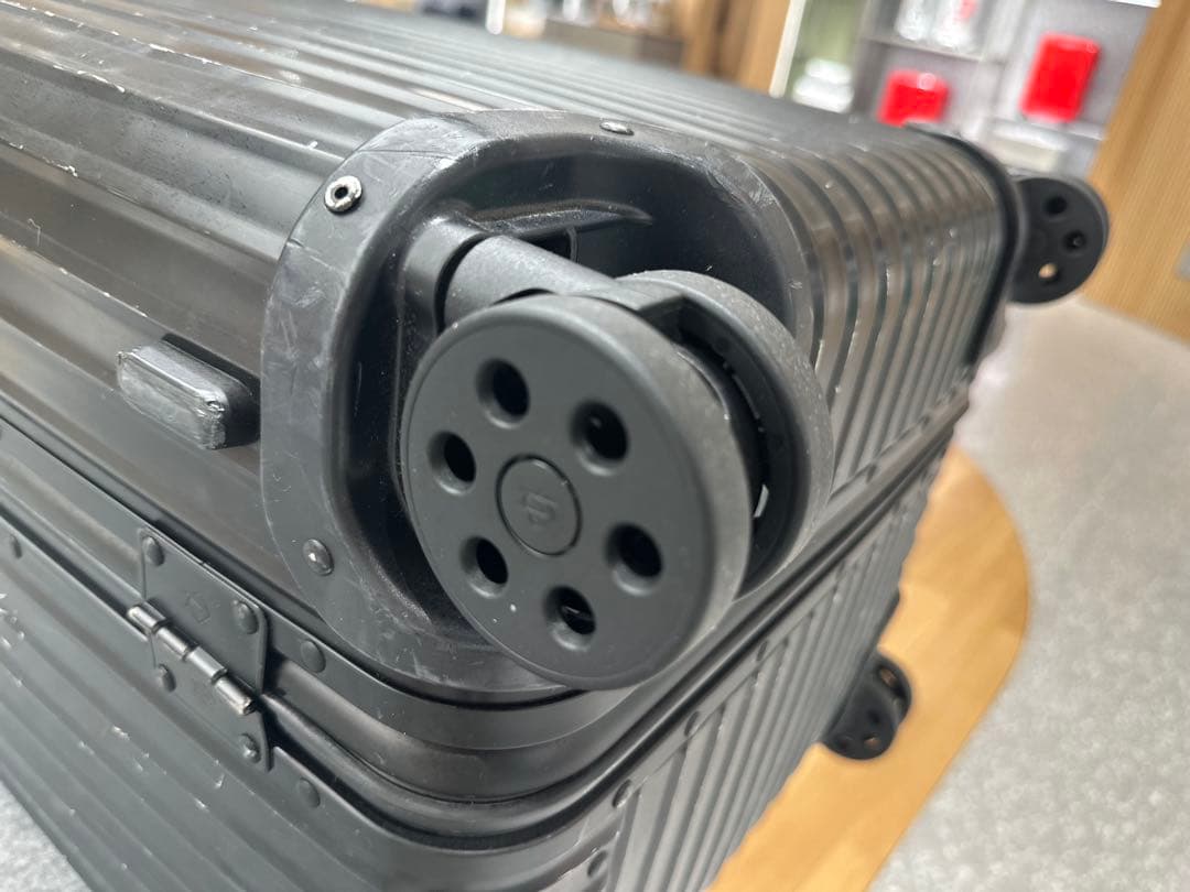 リモワRIMOWA オリジナル Trunk Plus (黒)