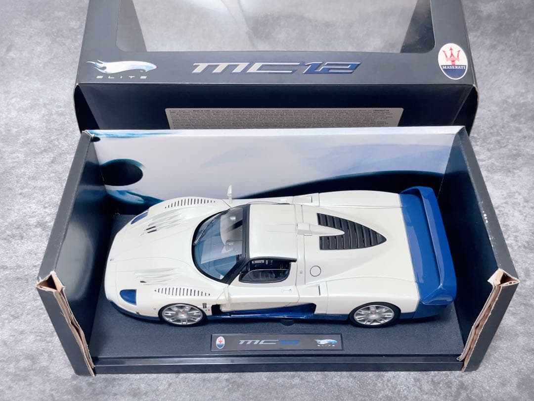 マテルエリート 1/18 マセラティ MC12　ホワイト/ブルー