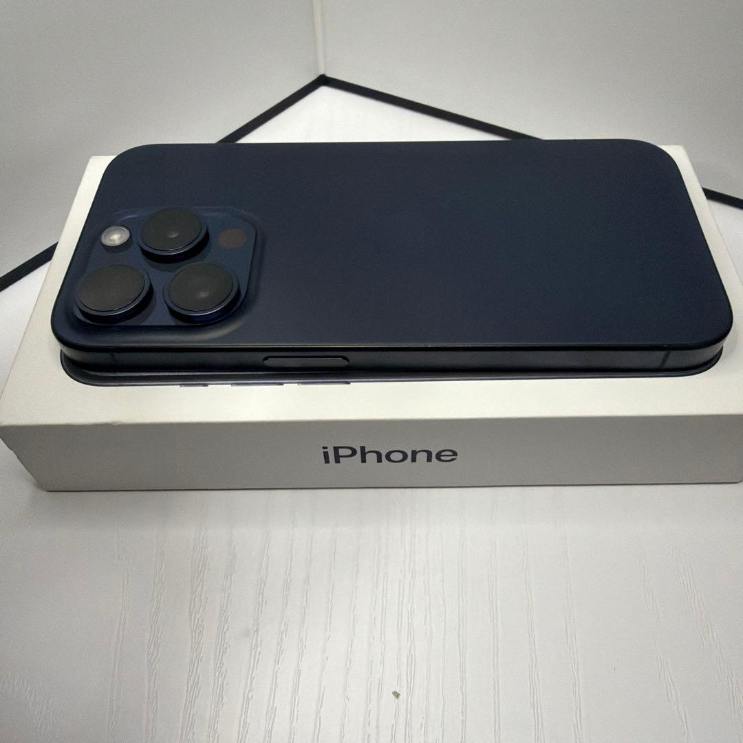 Apple iPhone 15 Pro ブルーチタニウム 本体256GB