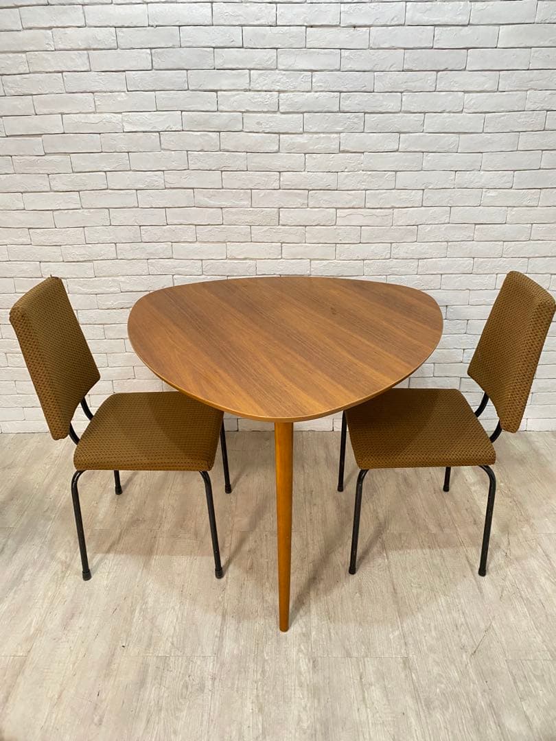 【ワンコ大好きッ子】三角形　ダイニング　テーブル　2名　3名　机　食卓