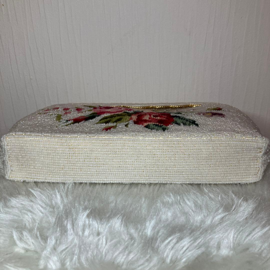 花柄　フラワーモチーフ　パーティーバック　レトロ　アンティーク　ビーズバック