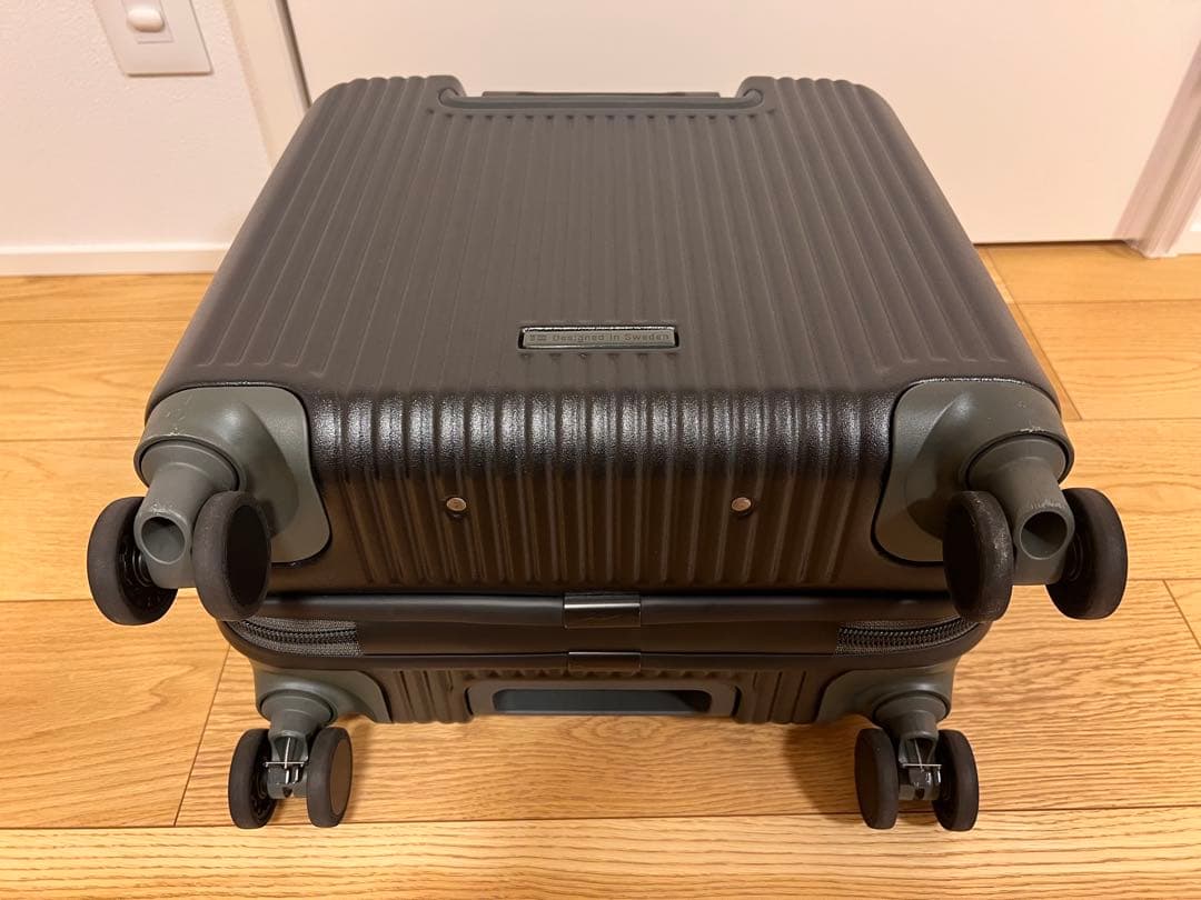 innovator inv20 スーツケース　機内持ち込み