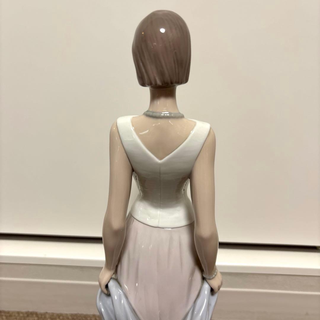 絶盤　大型　リヤドロ　LLADRO スズラン　フィギュア　置き物　工芸品