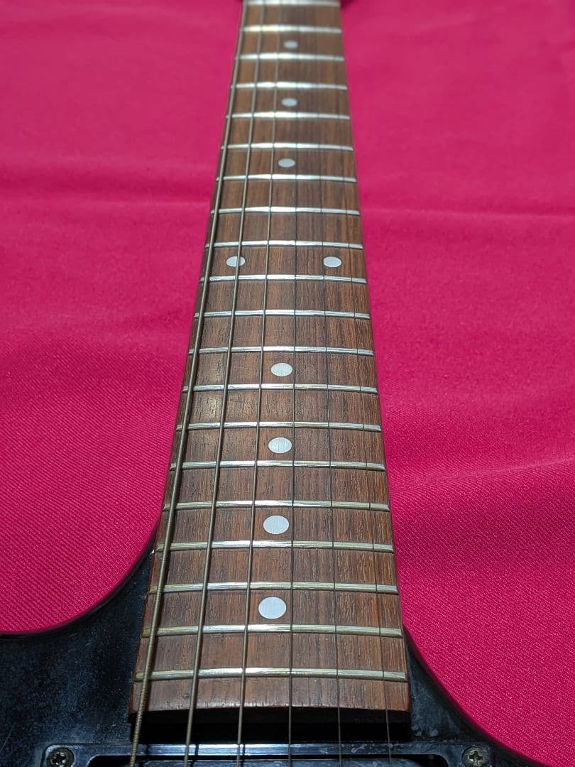 Ibanez ブラックエレキギター縄あり ギターケース付き