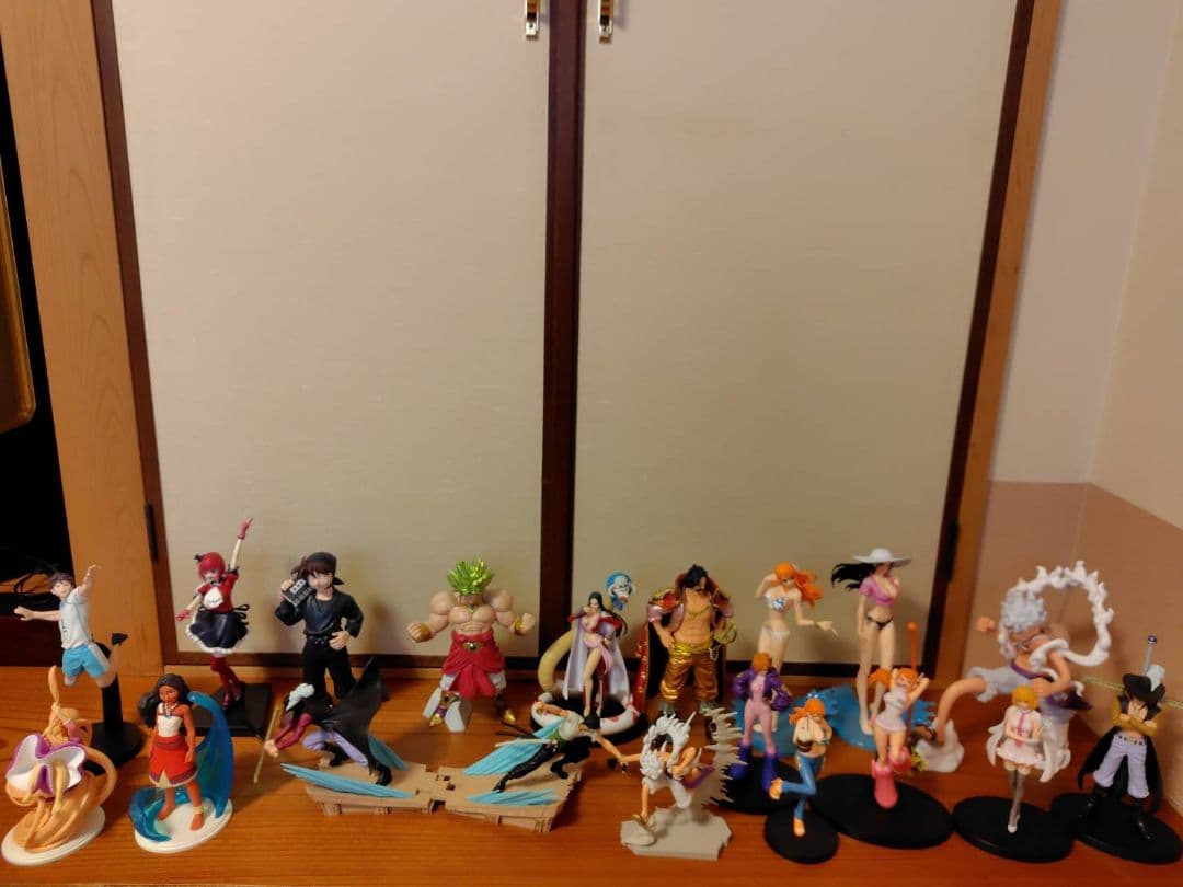 ワンピースなどフィギュアコレクション
