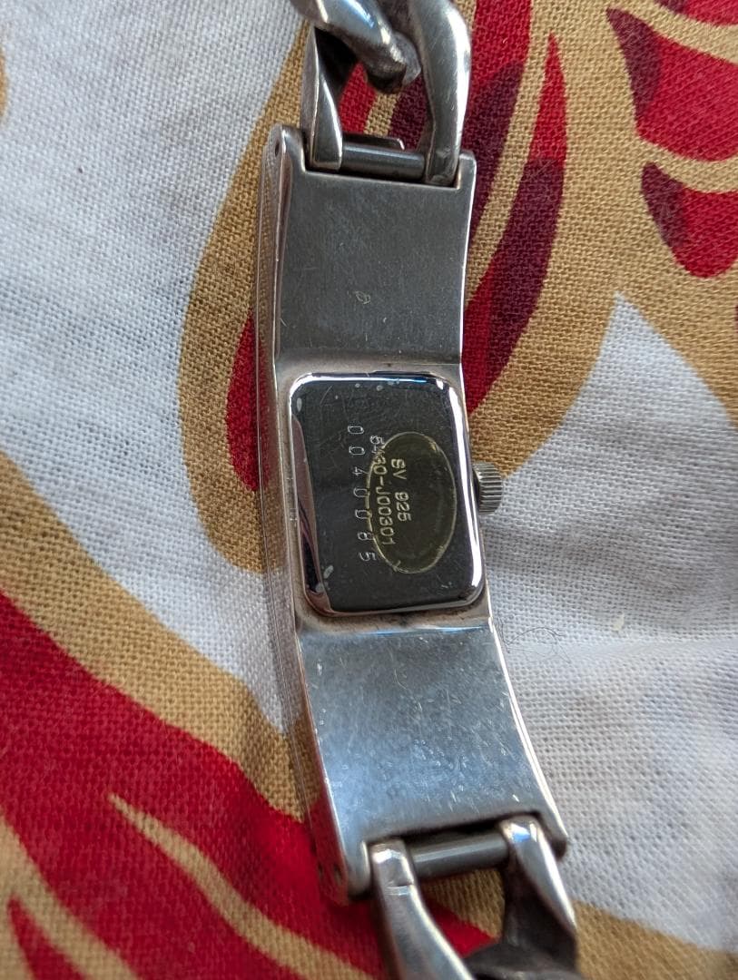 ゴルチエ／ヴィンテージのシルバーウォッチ