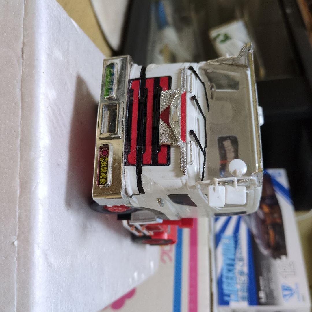 日野プロフィアトレーラーヘッドですいろいろ手を加えています