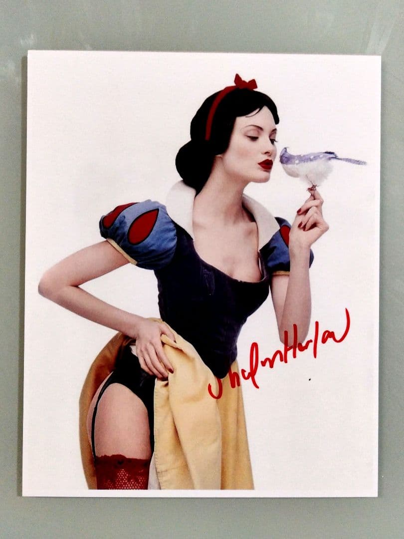シャローム・ハーロウ直筆サイン入り超 特大写真…カナダ出身のスーパーモデル…