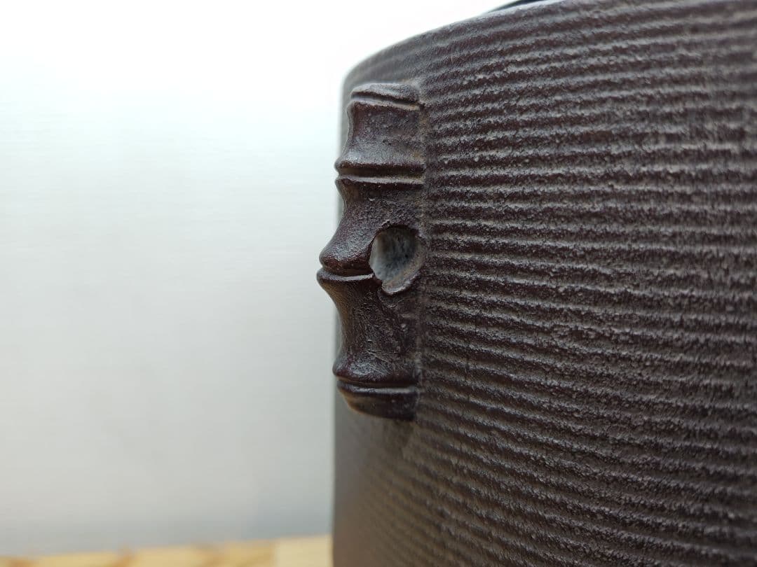 送料込【逢絢亭】茶道具 釜 筒釜 糸目模様 釜師 高橋敬典 共箱入り