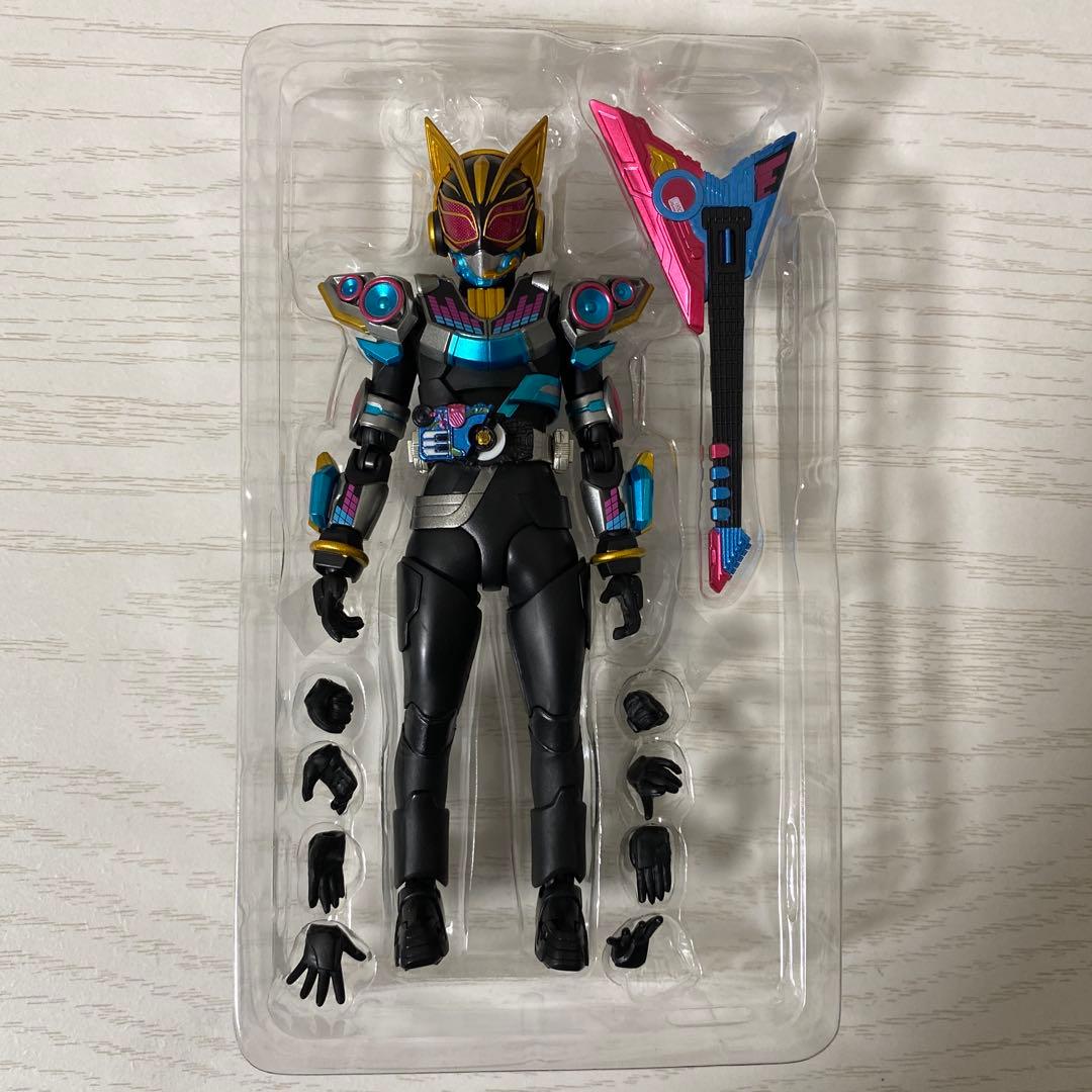 SHフィギュアアーツ 仮面ライダーギーツ タイクーン バッファ ナーゴ