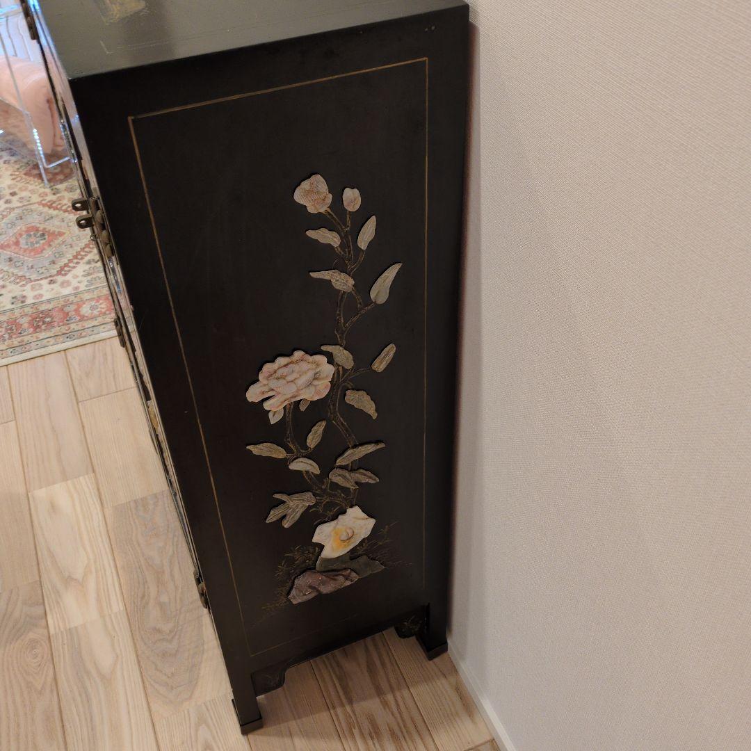 中国家具 キャビネット 花鳥細工 黒塗り 玉石 アンティーク調