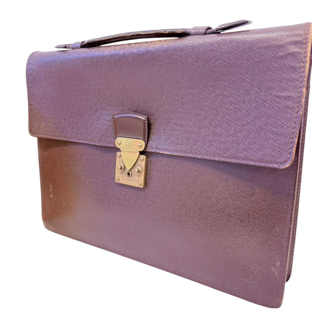 LOUIS VUITTON M30076 タイガ セルヴィエット クラド