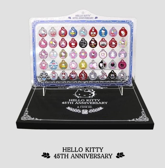 【レア/未開封】ハローキティ45周年記念 ヒストリカル アクリルチャーム