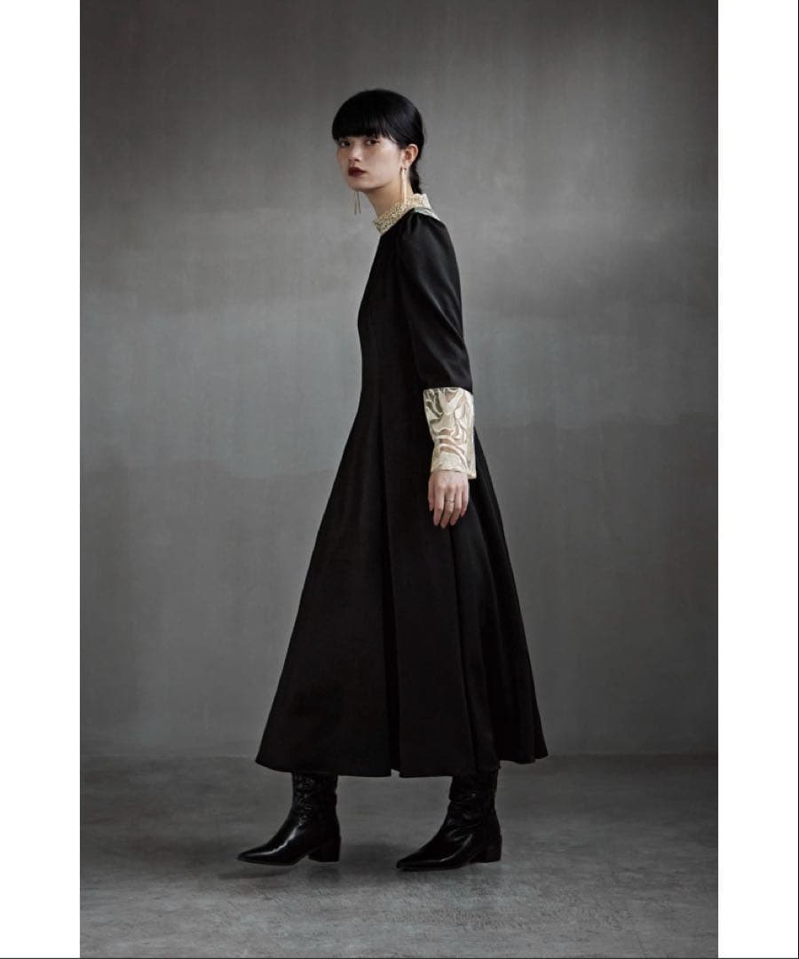 美品　人気　エトル　バック刺繍フレアドレス　パーティー　オケージョン　M