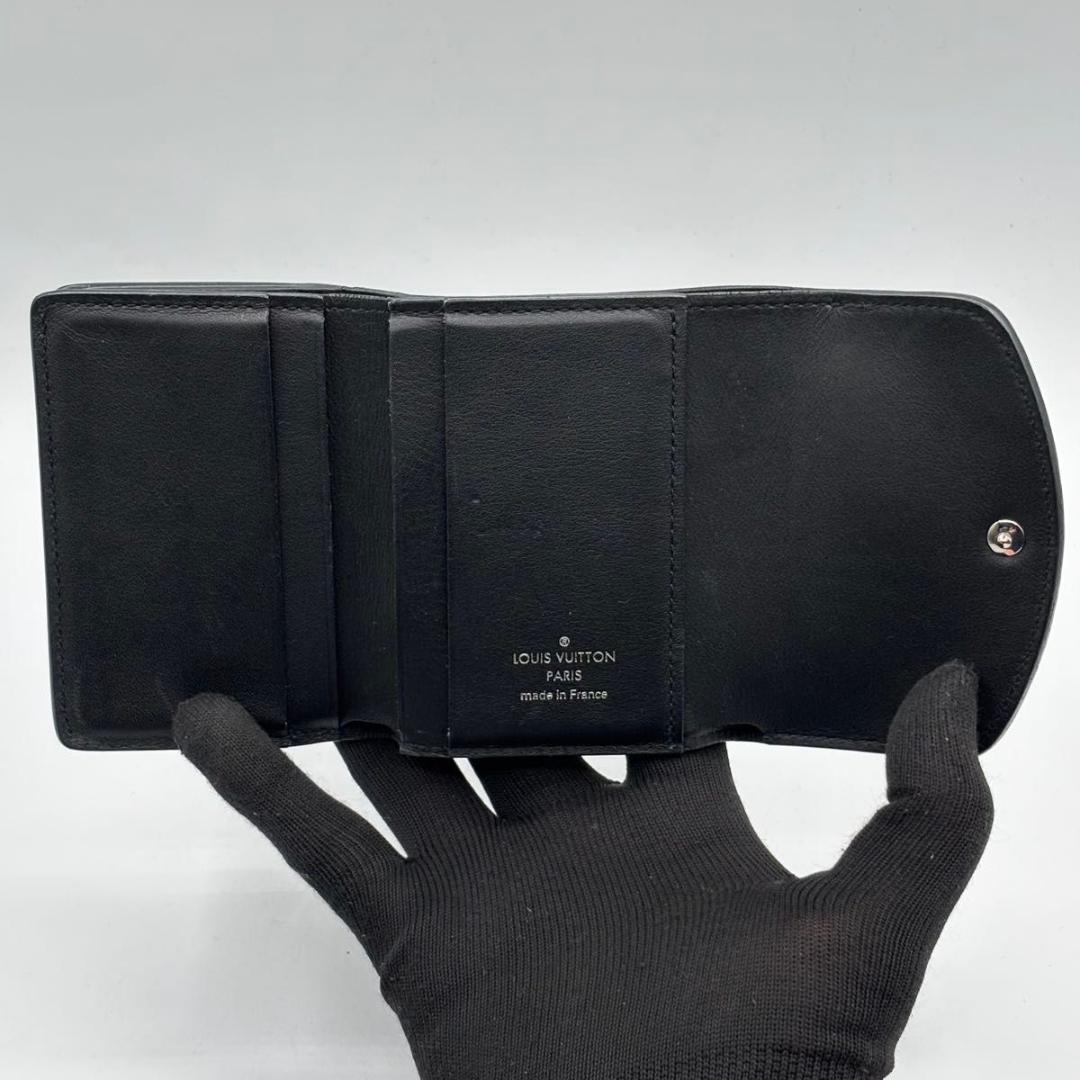 極美品 現行 ルイヴィトン マヒナ イリスXS 三つ折り財布 ノワール 黒