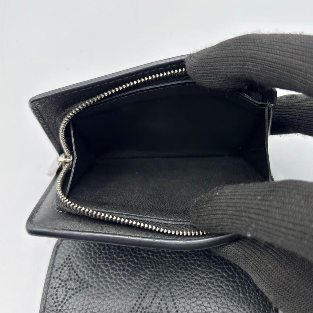極美品 現行 ルイヴィトン マヒナ イリスXS 三つ折り財布 ノワール 黒