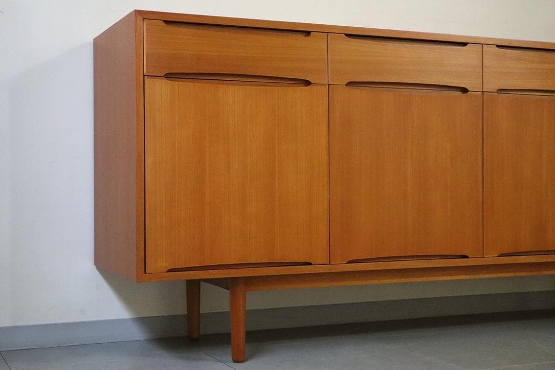 クロロス ワイド キャビネット サイドボード リビングボード チーク材 北欧