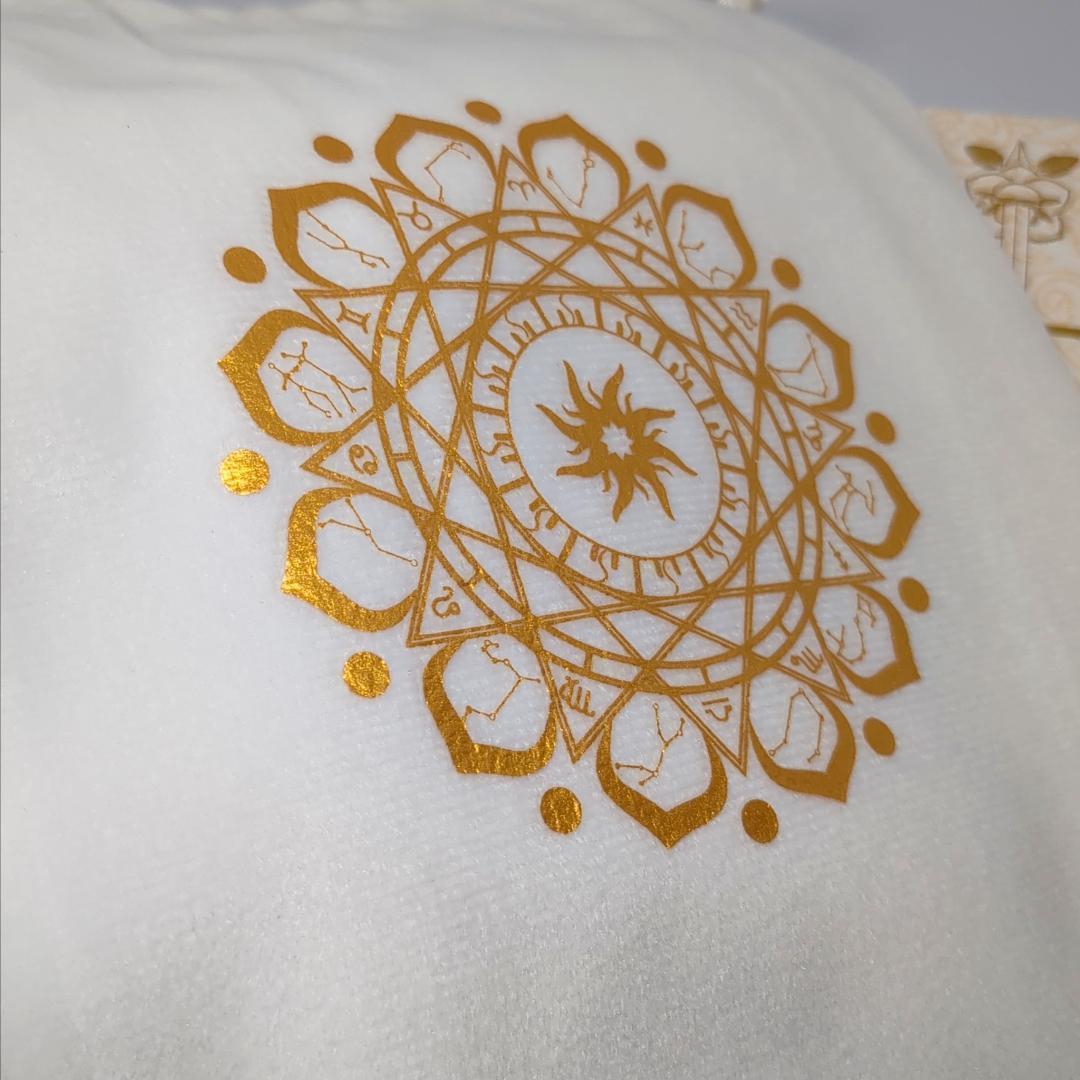 【正規品タロットカード】上品で高級感溢れる✨ホワイト×ゴールドの箔押しタロット