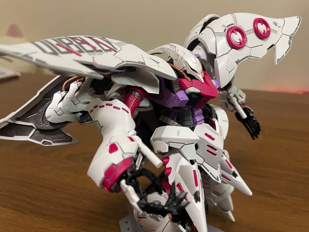 【完成品】海外製プラモデル 女王の乗り物 キュベレイ