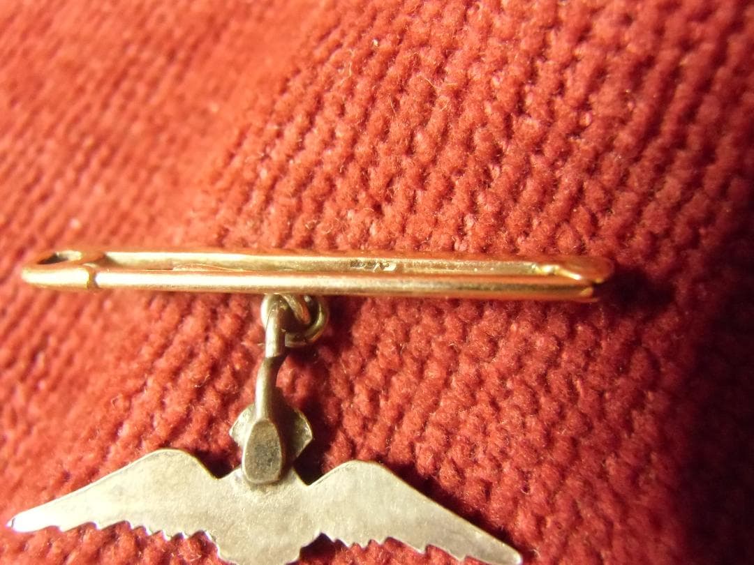 GBイギリス軍/英軍＊ＲＡＦ/空軍＊９Ｋ金製パイロットＷＩＮＧブローチ（実物）