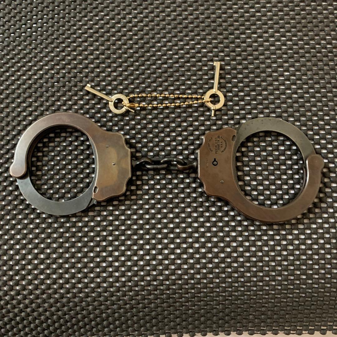 本物　ハンドカフ手錠&ケース
