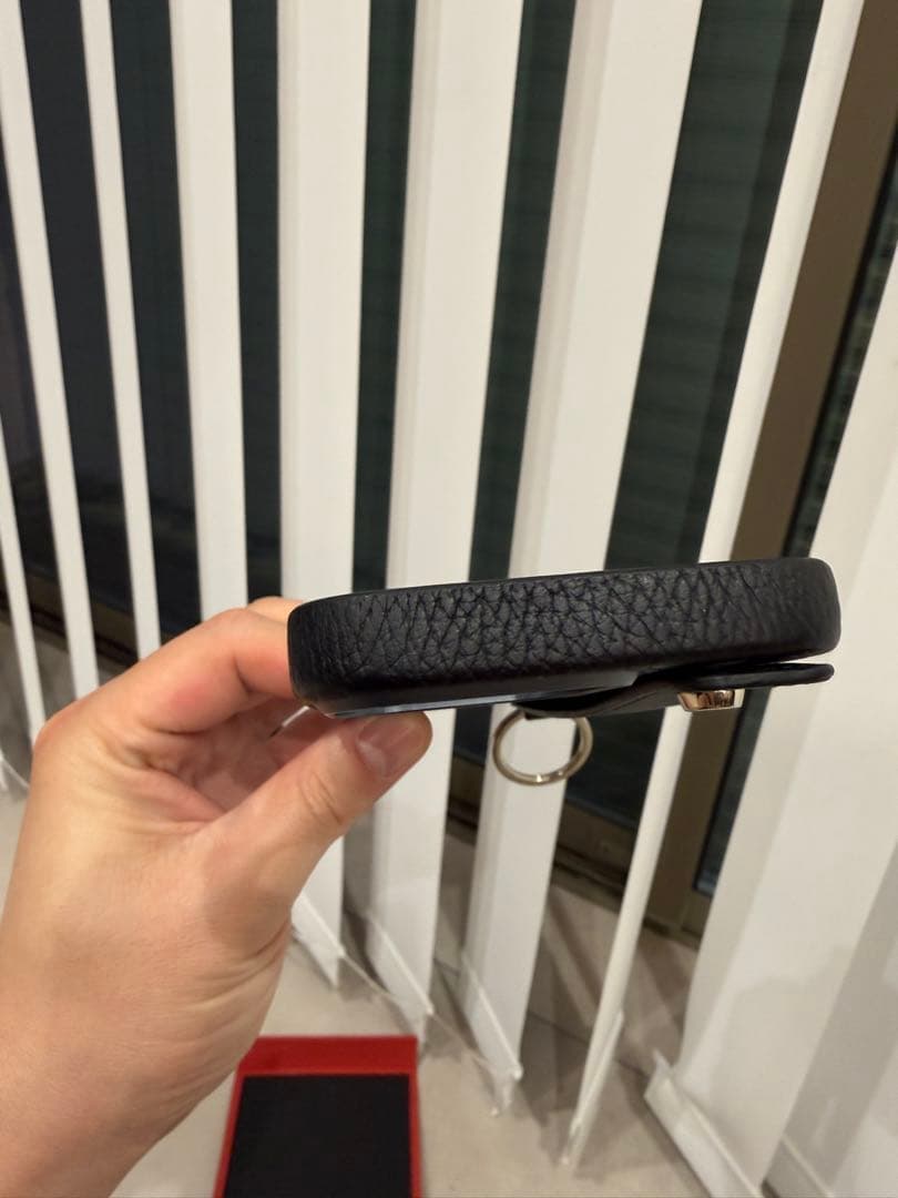 BONAVENTURA -iPhone 16 Pro ハンドル付きバックカバー