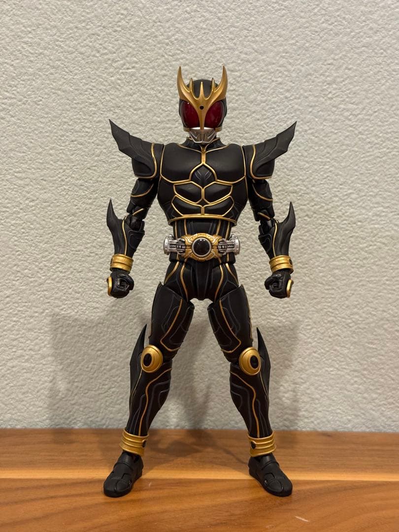 S.H.フィギュアーツ　真骨彫製法　仮面ライダークウガ　アルティメットフォーム