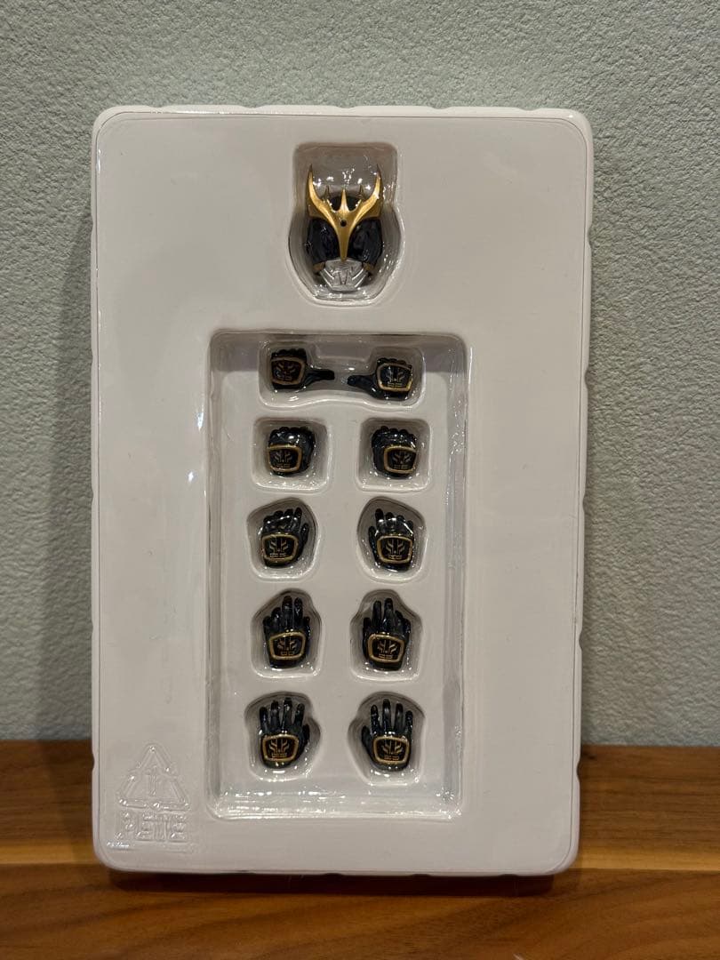 S.H.フィギュアーツ　真骨彫製法　仮面ライダークウガ　アルティメットフォーム