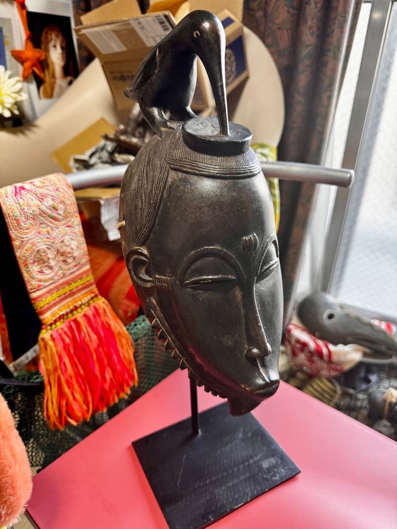 ✴︎安い！更に1000円値下げ！✴︎アフリカンマスク超美品！鉄スタンド付き