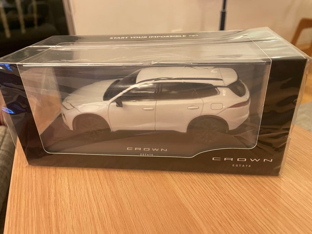 トヨタ CROWN ESTATE ミニカー ホワイト新品未開封品