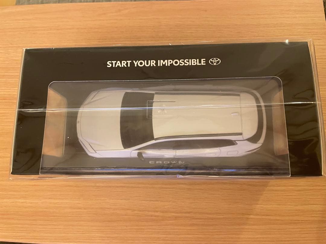 トヨタ CROWN ESTATE ミニカー ホワイト新品未開封品
