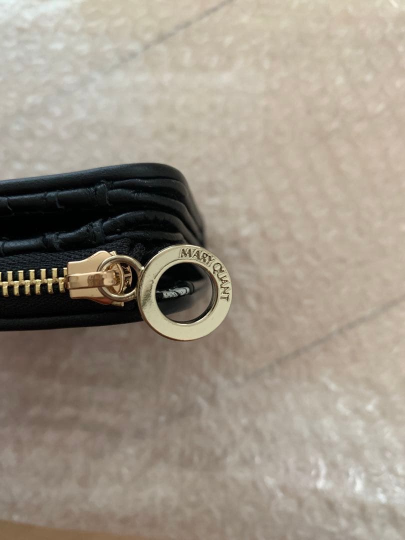 マリークワント　マリクワ　二つ折り財布　花柄　キルティング　Mary Quant