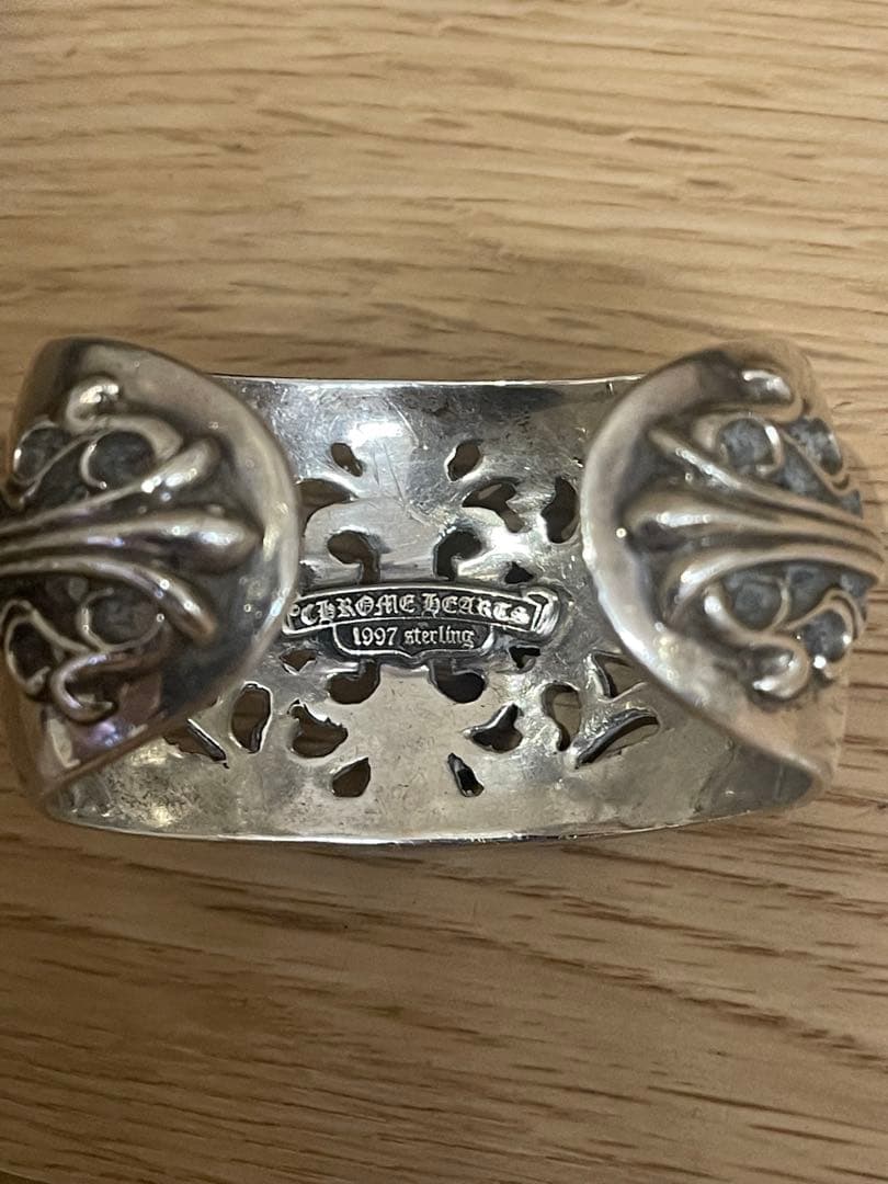 ぼぶゆう　クロムハーツ　フローラルクロス　ワイドカフ　鑑定証明書付き