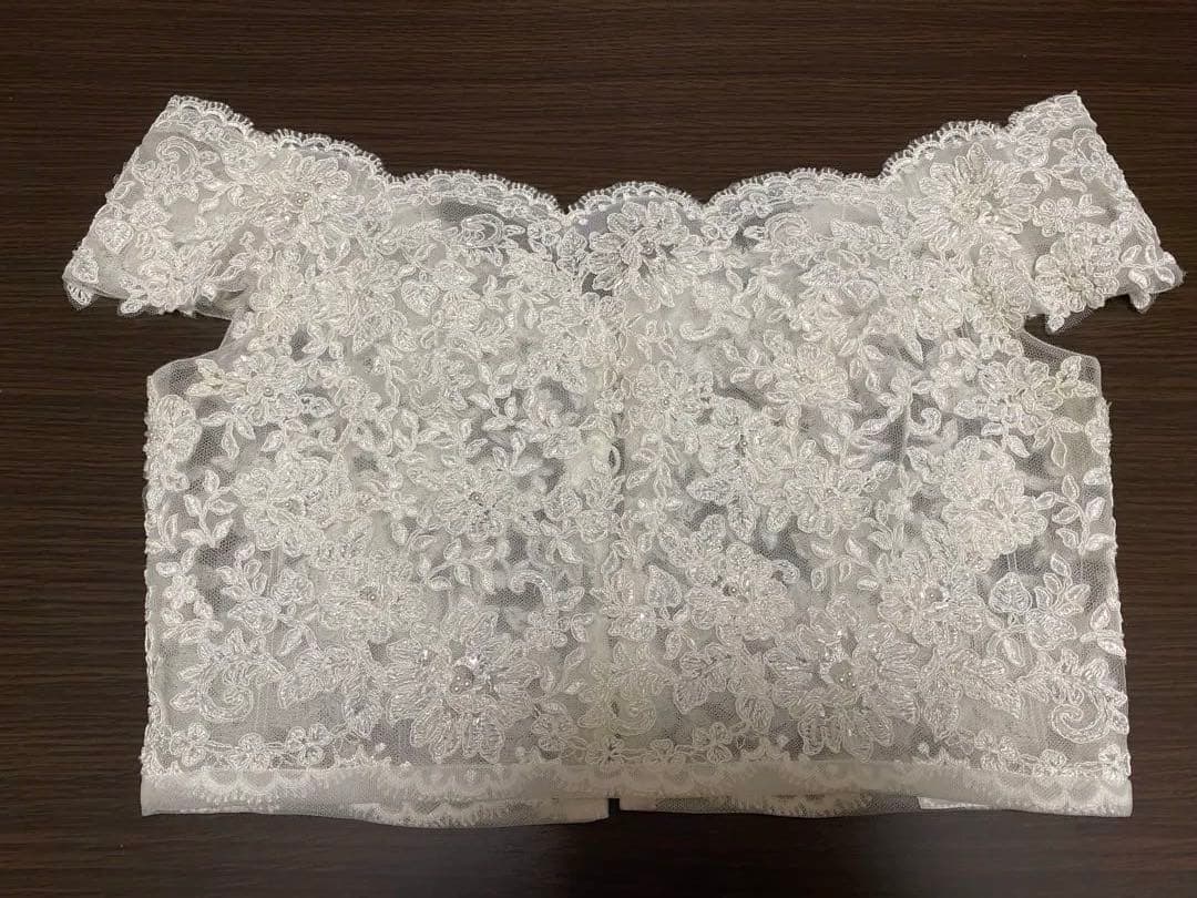 with a white 11号　アールイズウェディング　ボレロ