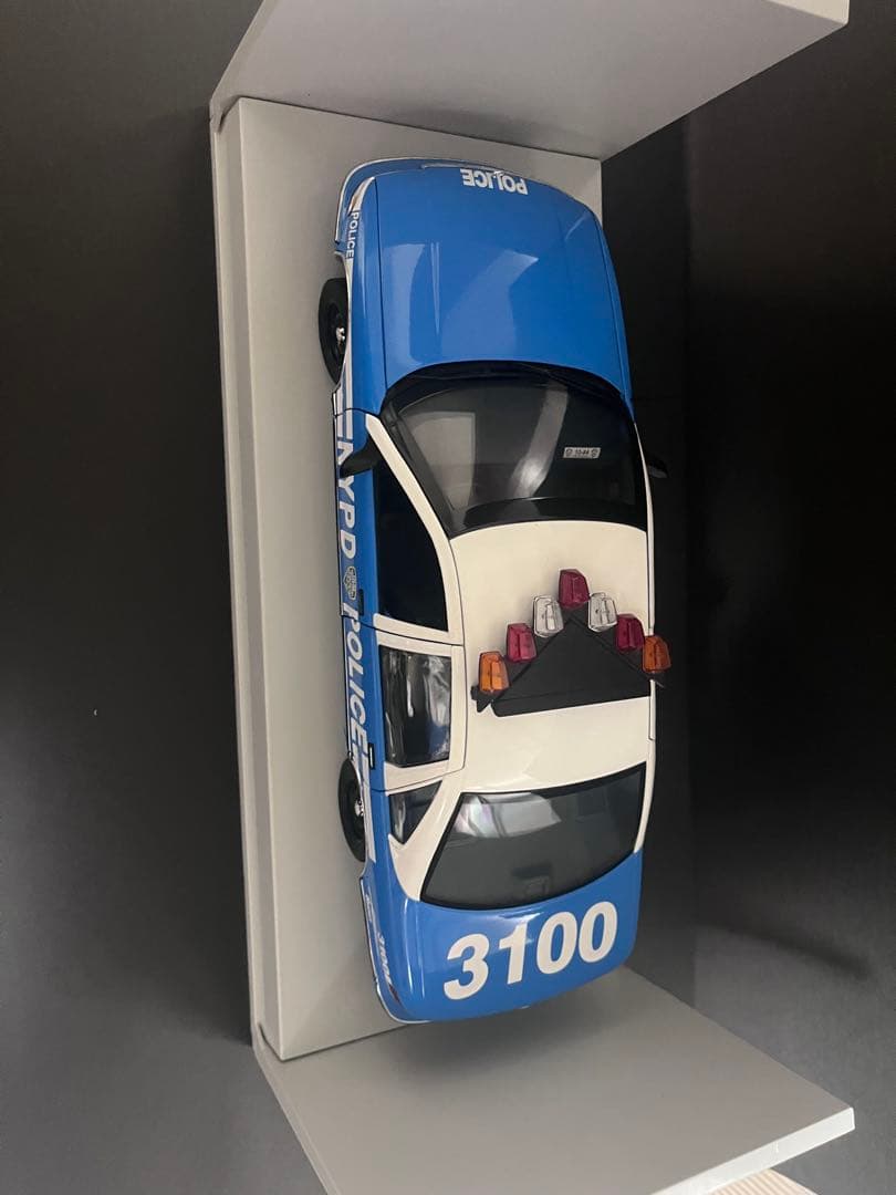 UT Models シボレーカプリス NYPD NY警察 1/18 IMPALA