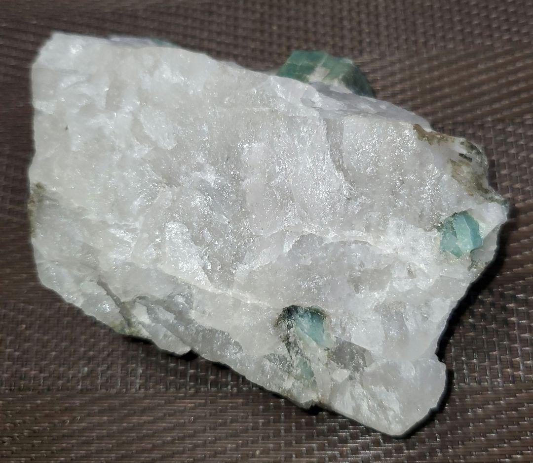 エメラルド 緑柱石 エクアドル産 鉱石 原石 宝石 貴重