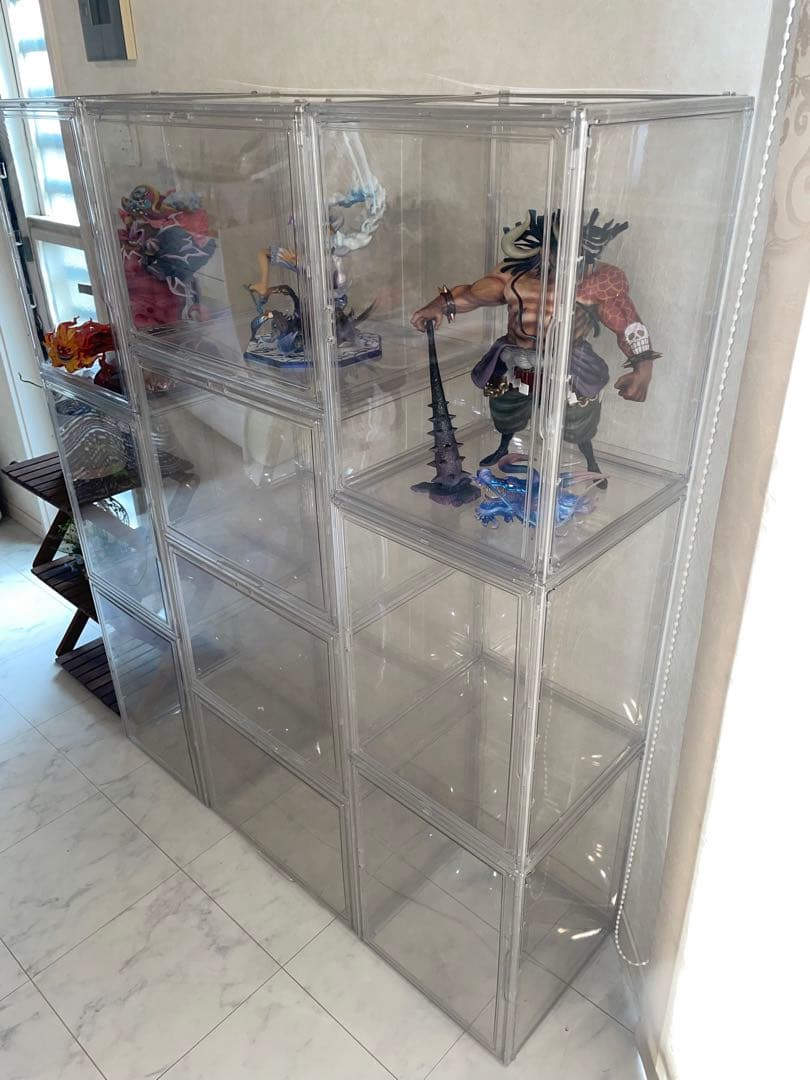 フィギュアケース　大型　2個