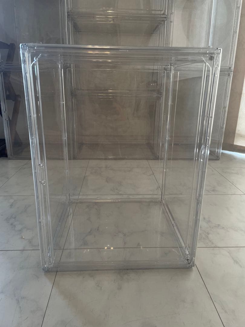 フィギュアケース　大型　2個