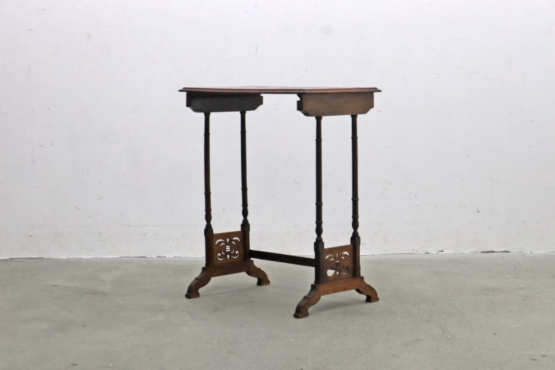 英国 イギリス ヴィンテージ サイドテーブル 花台 展示台 アンティーク