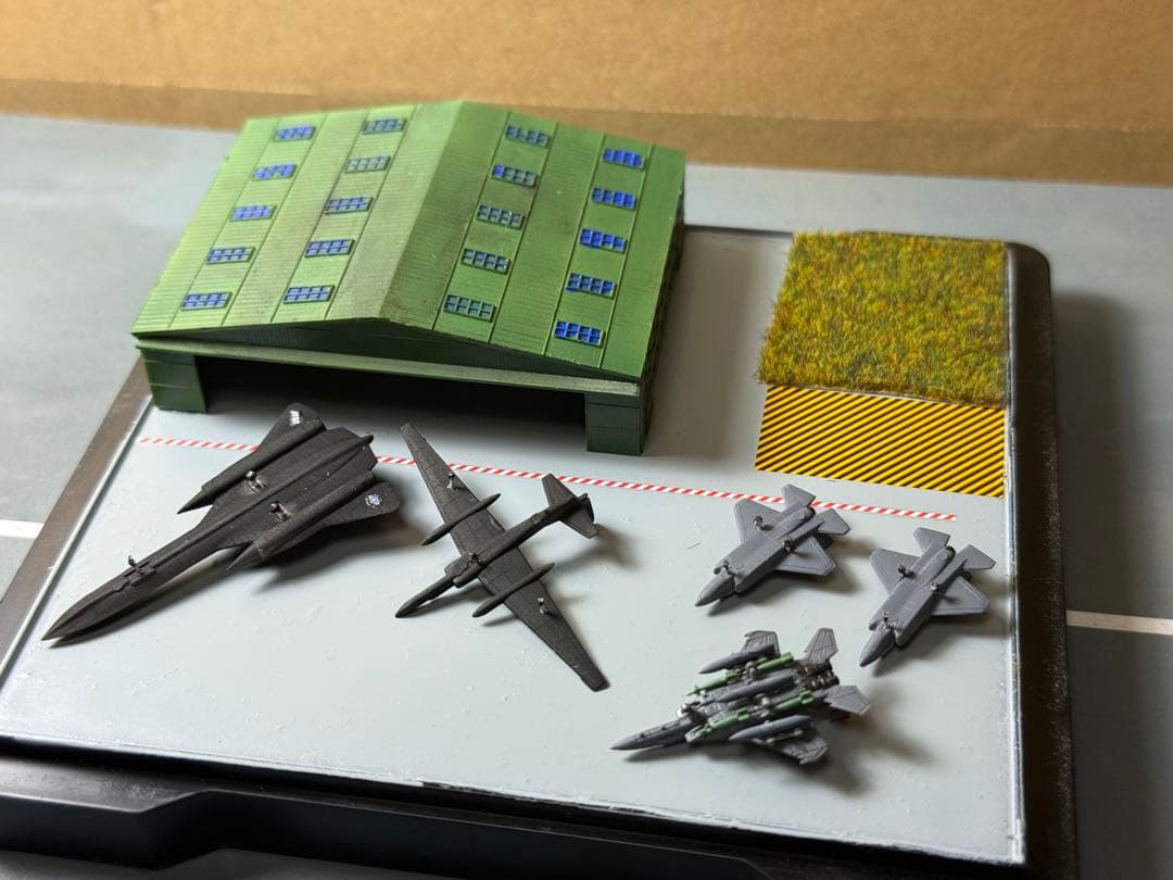 1/700 米軍基地ジオラマ　航空機付き