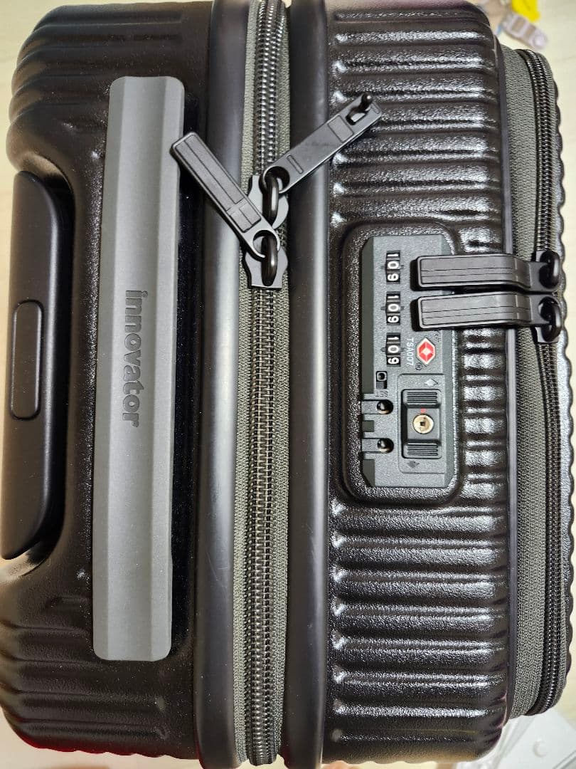 スーツケース Innovator INV50 Mad Black 38L