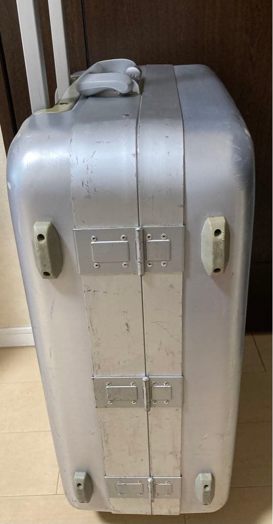 シルバー アルミニウム キャリーケース　SPORT ITALY