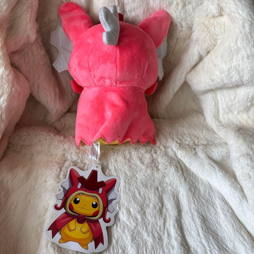 ポケモンセンター　ヒロシマ　赤いギャラドス　ポンチョ　ピカチュウ ぬいぐるみ