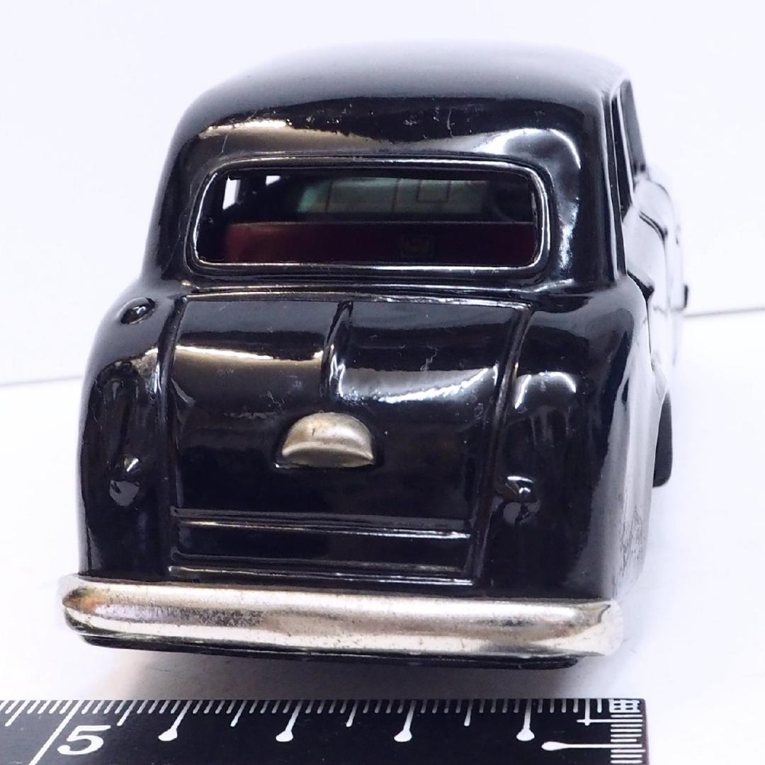萬代屋【ダットサン セダン1000黒】ブリキtin toy car自動車【箱無】