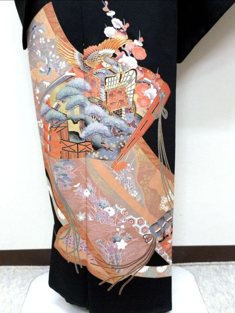 708　半額セール　正絹　美品　格調高い　友禅黒留袖　５点フルセット