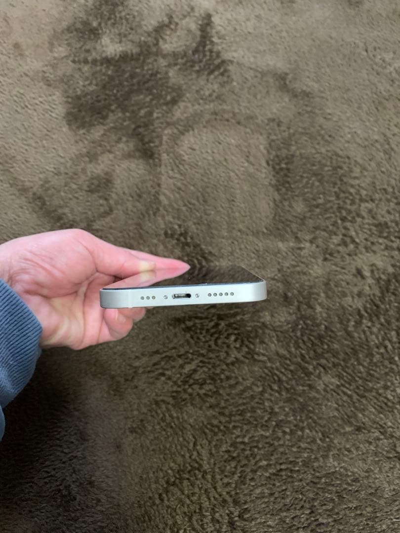 iPhone 13 128GB SIMフリーSpigenケース付き　値下げ！