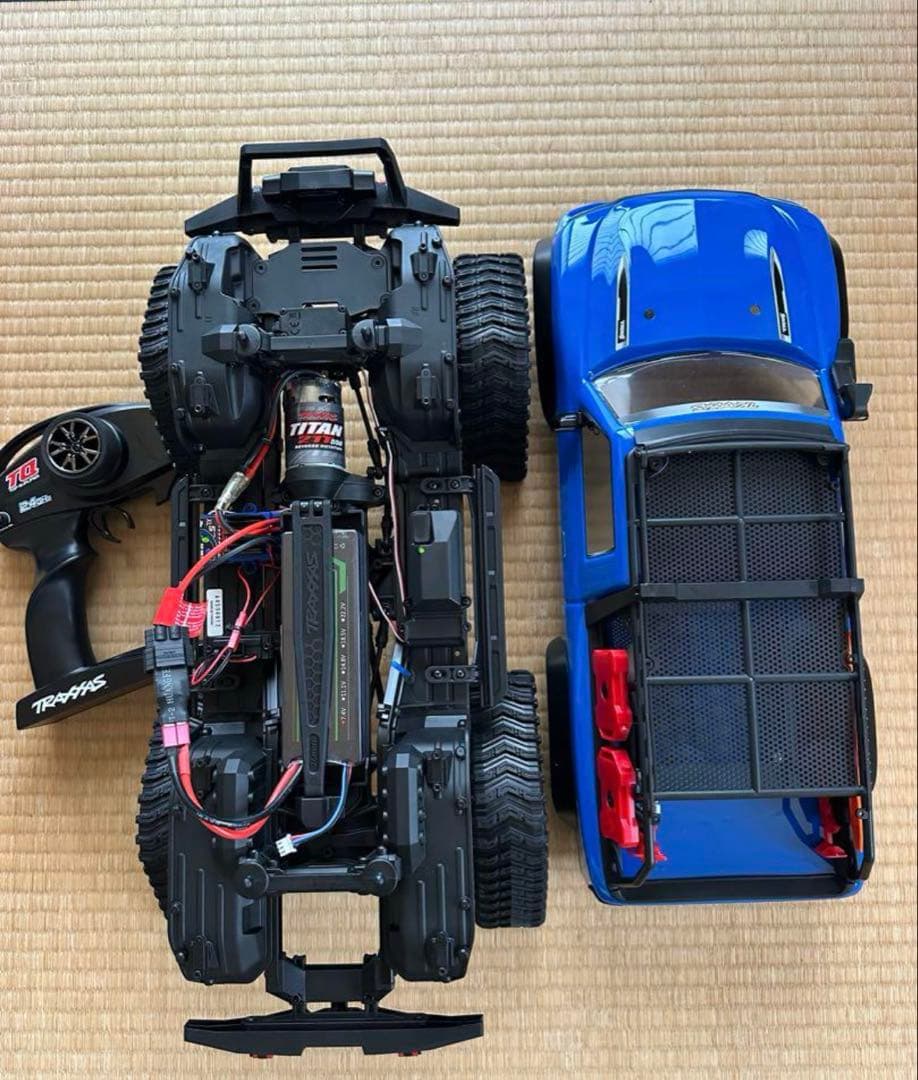 トラクサス　ラジコン